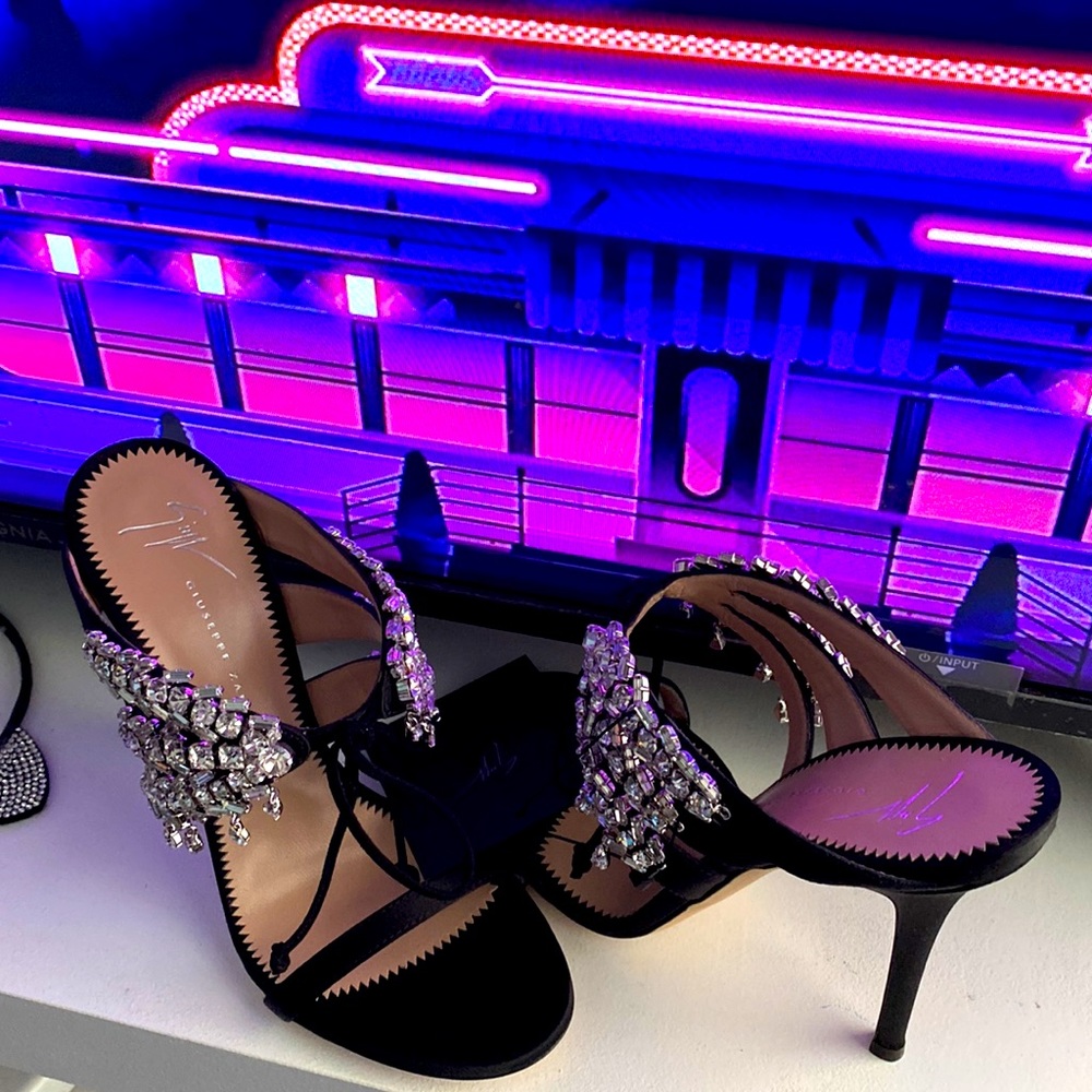 BNIB stunning satin and crystal mules by Giuseppe Zanotti. Never worn! - Picture 7 of 9